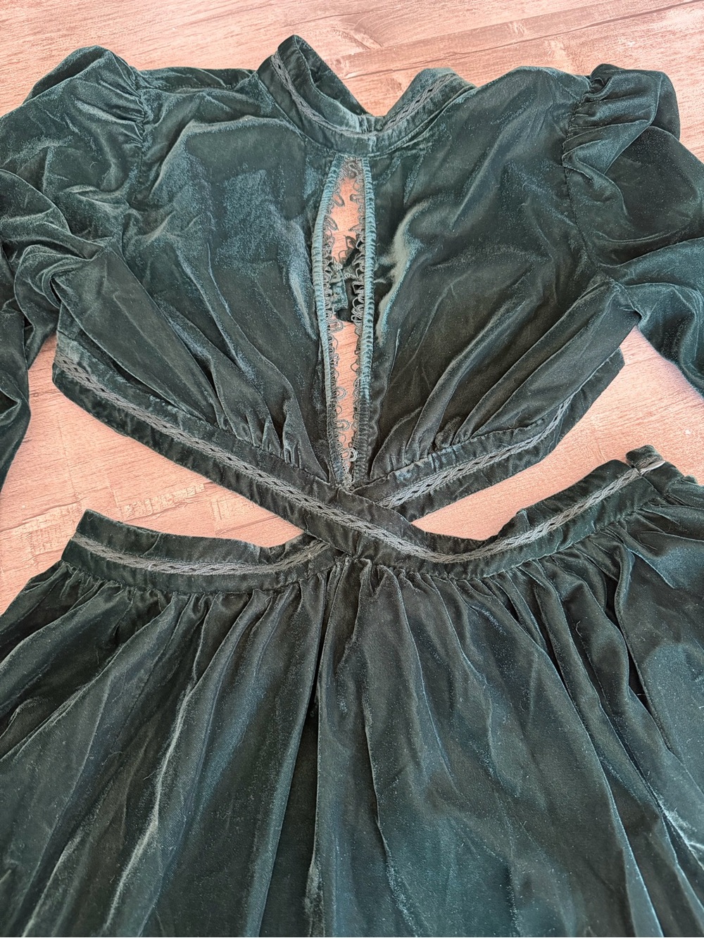 ASOS DESIGN Dark Green Velvet Dress - Picture 4 of 9